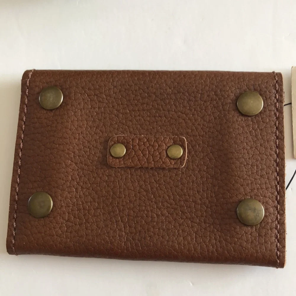 Wilson’s Brown Leather Slim Wallet Wilson’s leather soft card slim wallet